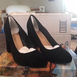 NWT Black suede stacked pumps